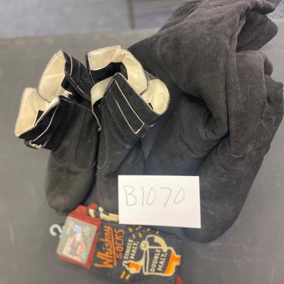 2 Pair Boots