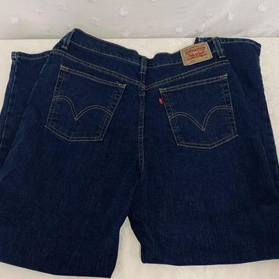 LEVIâ€™S - CLASSIC SLIM TAPERED WOMENâ€™S JEANS - SIZE 16S