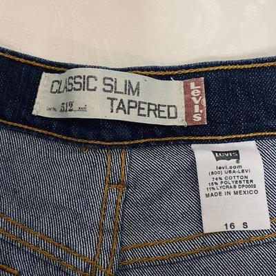 LEVIâ€™S - CLASSIC SLIM TAPERED WOMENâ€™S JEANS - SIZE 16S