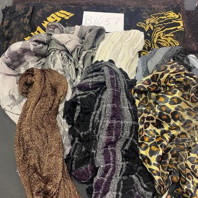 Scarf Lot