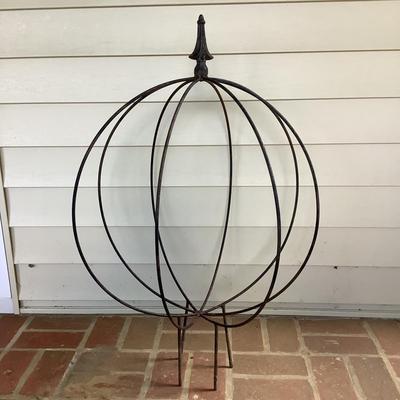 O1236 Wrought Iron Garden Ornament