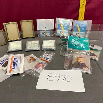 Small picture frame assortment