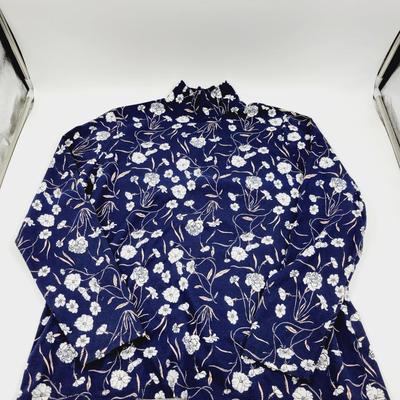 WOMEN'S XL LONG SLEEVE SHIRT LOT #1