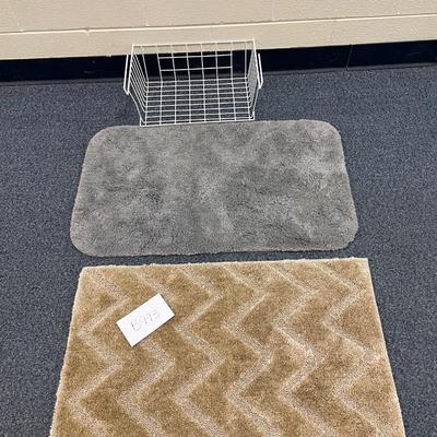 2 bath rugs and added storage