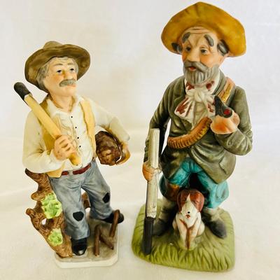 Elderly Women and Men Figurines (LR-JM)