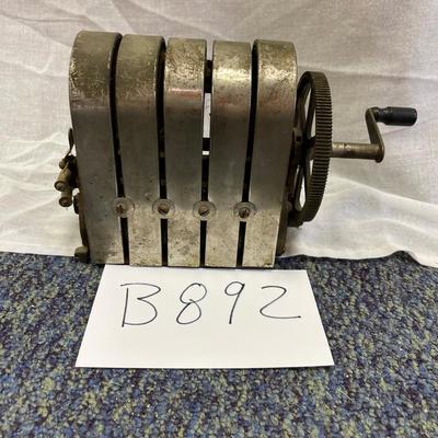 Hand crank generator