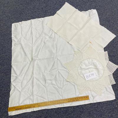 Tablecloth and star dollie