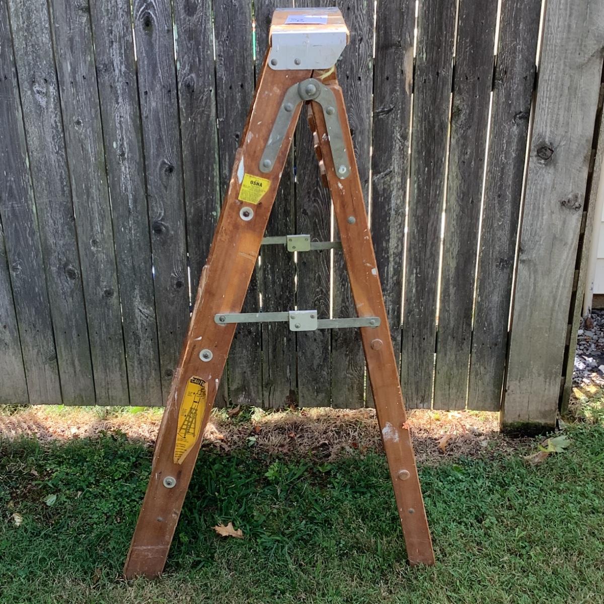 G1248 4ft Wood Ladder