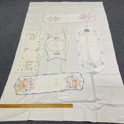 Table Cloth and Runners