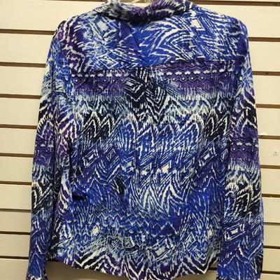 ERIKA SIZE LARGE BUTTON UP SHIRT