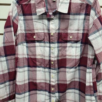 ST JOHNS BAY WOMENS SIZE LG BUTTON UP FLANNEL