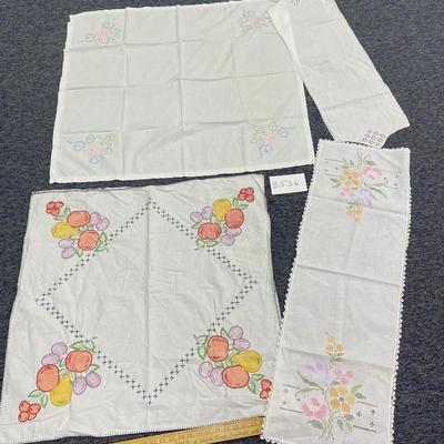 Table Clothes and Runners