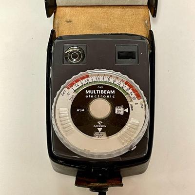 LOT 123   VINTAGE GOSSEN MULTI BEAM ELECTRONIC LIGHT METER & CASE