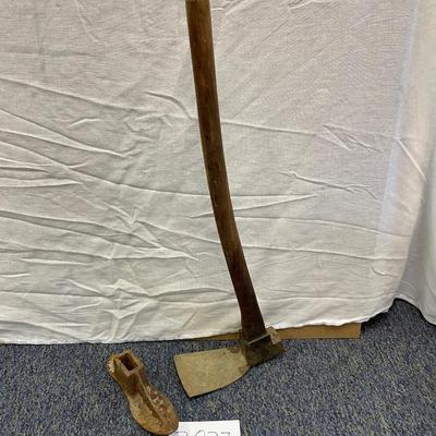 Vintage cast iron metal shoe mold& digging hoe