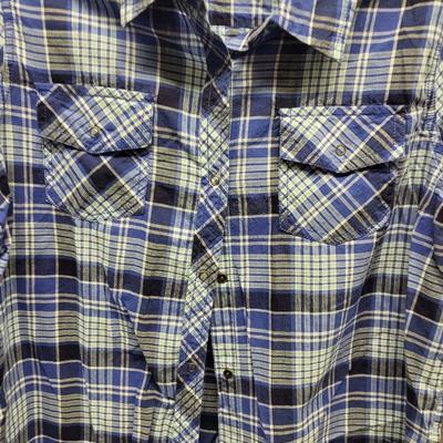 ARIZONA WOMENS SIZE XL BUTTON UP SHIRT