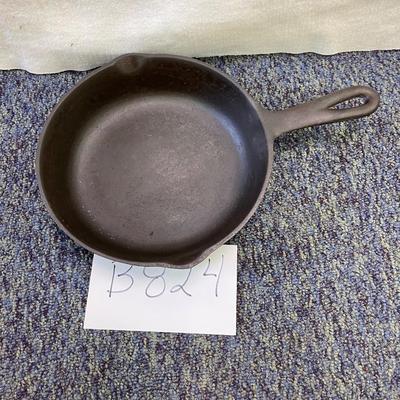 Cast iron skillet