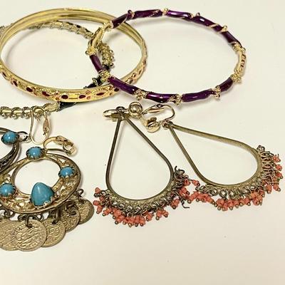 LOT 129  BOHO  CLIP EAR RINGS ENAMELED BANGLE BRACELETS