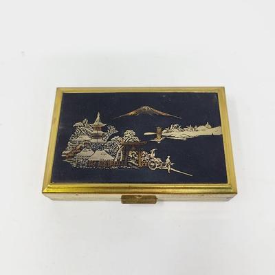 VINTAGE CLOVER MUSICAL METAL POWDER COMPACT