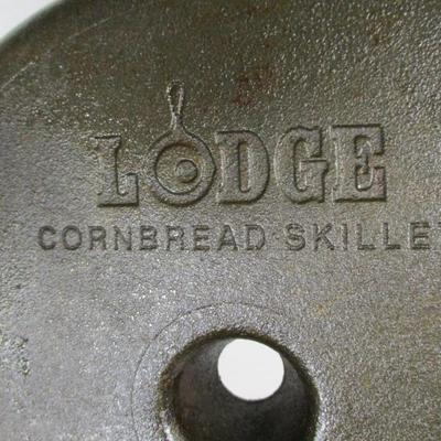 Cast Iron Lodge Cornbread Skillet