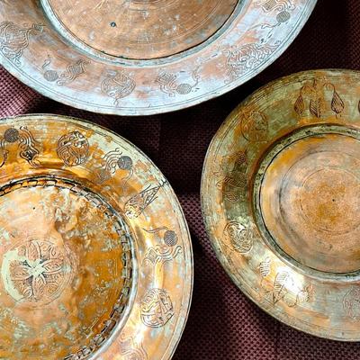 LOT 143   SET OF 3 DECORATIVE LARGE THICK COPPER PLATES TURKEY