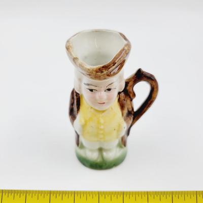 VINTAGE COLONIAL TAN COAT SMALL TOBY JUG