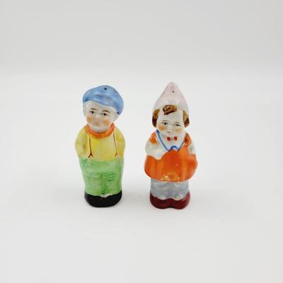 VINTAGE DUTCH BOY AND GIRL SALT & PEPPER SHAKERS