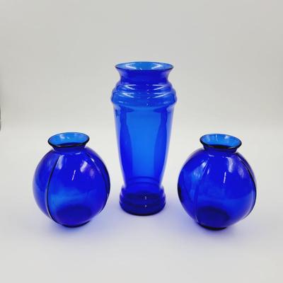 UNIQUE VINTAGE COBALT BLUE VASES LOT