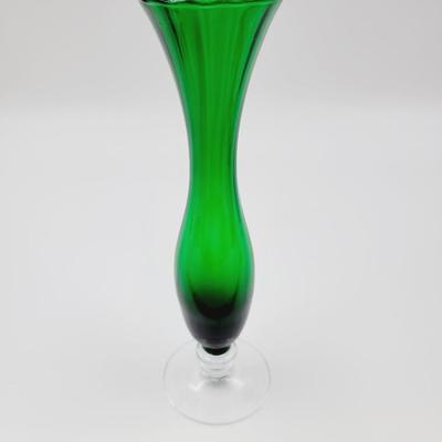 VINTAGE EMERALD GREEN GLASS BUD VASE