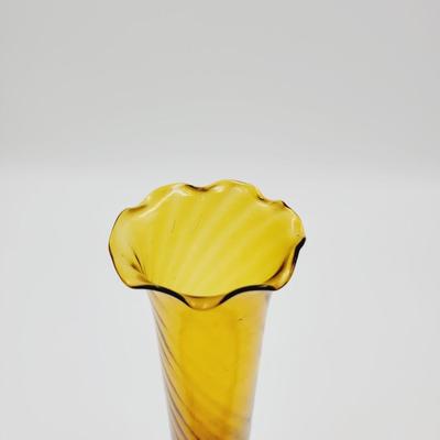 ELEGANT VINTAGE AMBER FOOTED VASE