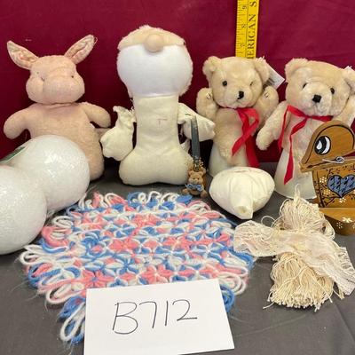 Miscellaneous craft assortment