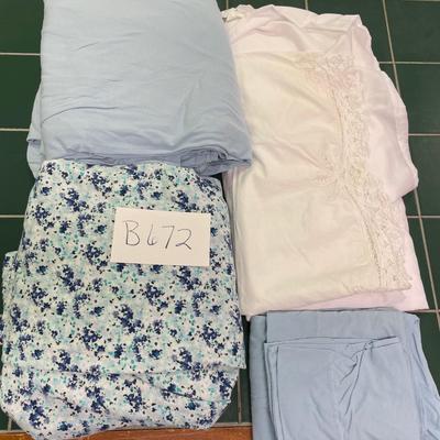 Queen floral bed sheets/bed skirt