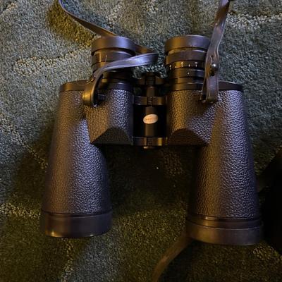 AK9-Binoculars in case