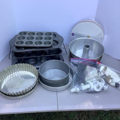 G1277 Baking Decor Lot