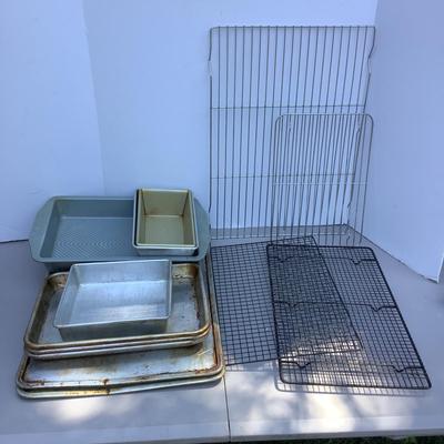 G1278 Bakers Pans & Sheets Lot