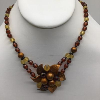 Beautiful Vintage Amber and Brown Glass  Necklace