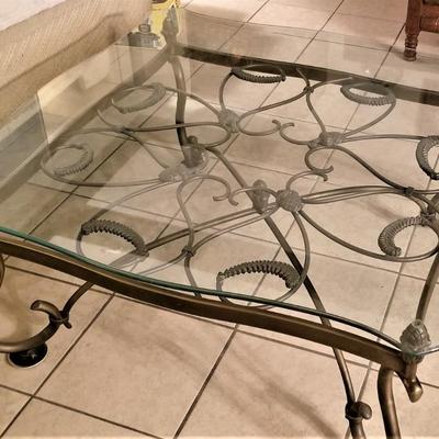 Lot #73 nice Contemporary Glass Coffee Table - Acorn motif