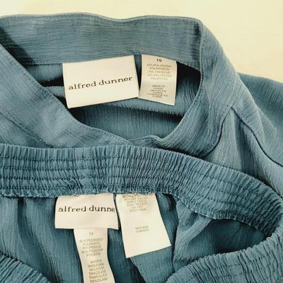 ALFRED DUNNER WOMENS BLUE FLOWER SUIT PANT 2PC TOP SIZE(10) BOTTOM SIZE(14)