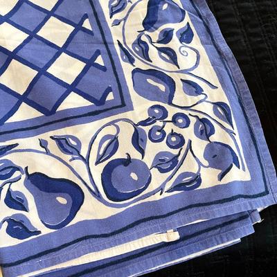 LOT 174  SUMMER BEACHY COTTON TABLE CLOTHS