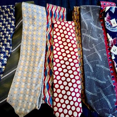LOT 178  GROUP OF MENS SILK TIES BETTER BRANDS