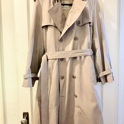 LOT 183  VINTAGE CLASSIC MENS TRENCH COAT MISTY HARBOR BULLOCKS WILSHIRE