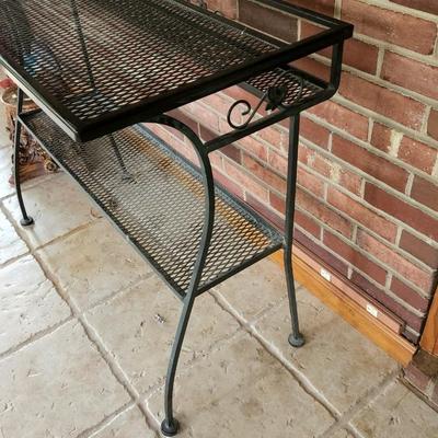 Heavy Metal Mesh Patio Plant Stand Garden Work Table 37x19x31