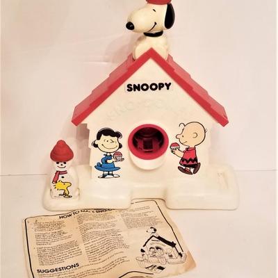 Lot #82  Vintage Snoopy Snowball Set
