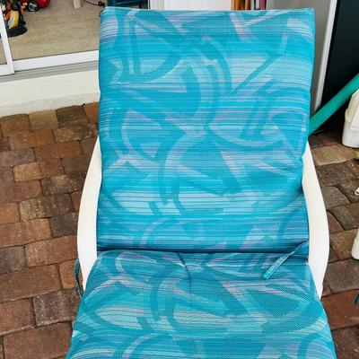 Pair of Outdoor Chaise Lounge Chairs with Cushions   (L-JM)
