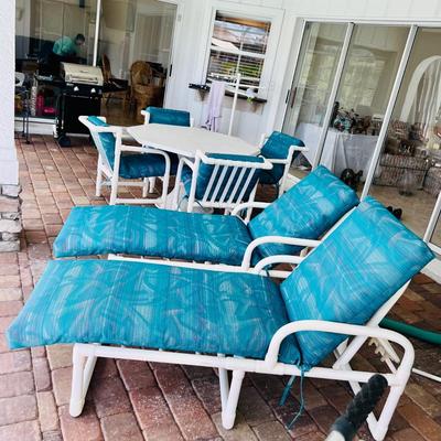 Pair of Outdoor Chaise Lounge Chairs with Cushions   (L-JM)