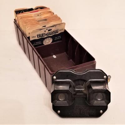 Lot #97  Vintage Bakelite View Master with many Reels