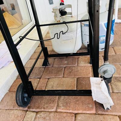 Char-Broil Propane Grill   (L-JM)
