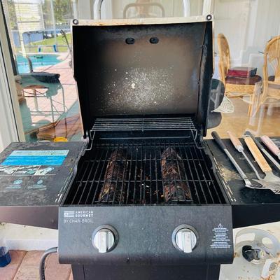 Char-Broil Propane Grill   (L-JM)