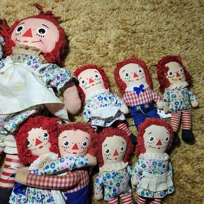 Vintage lot of 8 Raggedy Ann & Andy Dolls Knickerbocker