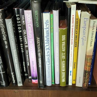 Lot of Reference Books on Antiques ,Vintage, Collectibles Glass