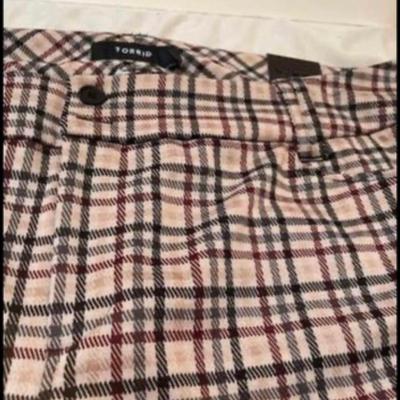 TORRID PLAID CAPRIS SIZE 24  NEW WITH TAGS  Two front pockets Two back pockets Beltloops Waist to bottom. 35â€